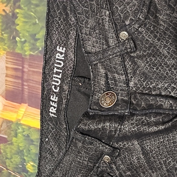 Free Culture Snake Print Skinny Jeans Size 5 - Picture 3 of 5